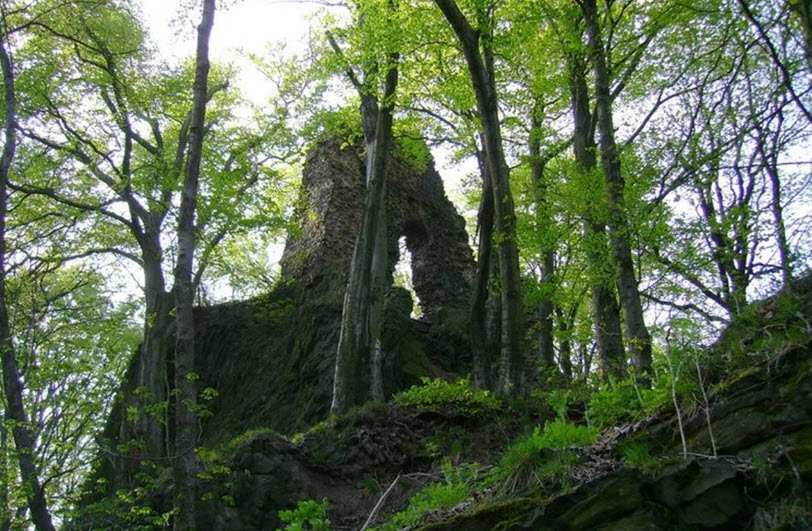 Zřícenina Hradu Bradlec, Czech Republic (Czechia)